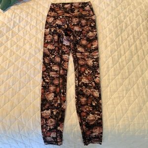 Lululemon size 4 floral leggings